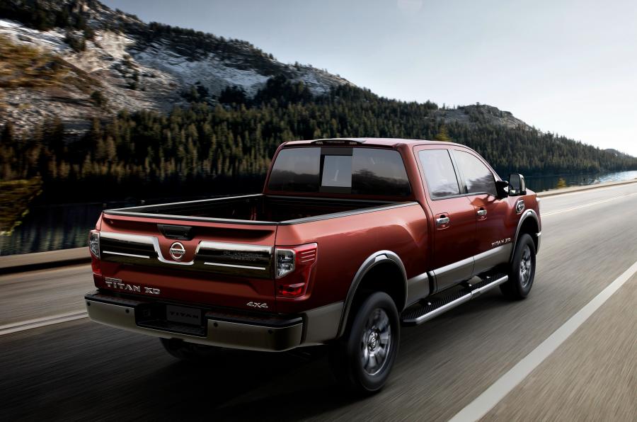  Nissan Titan Crew Cab XD Platinum Reserve 2015 года  (фото 28 из 33)